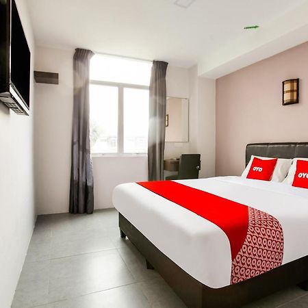 Oyo 89631 988 Hotel Johor Bahru Dış mekan fotoğraf