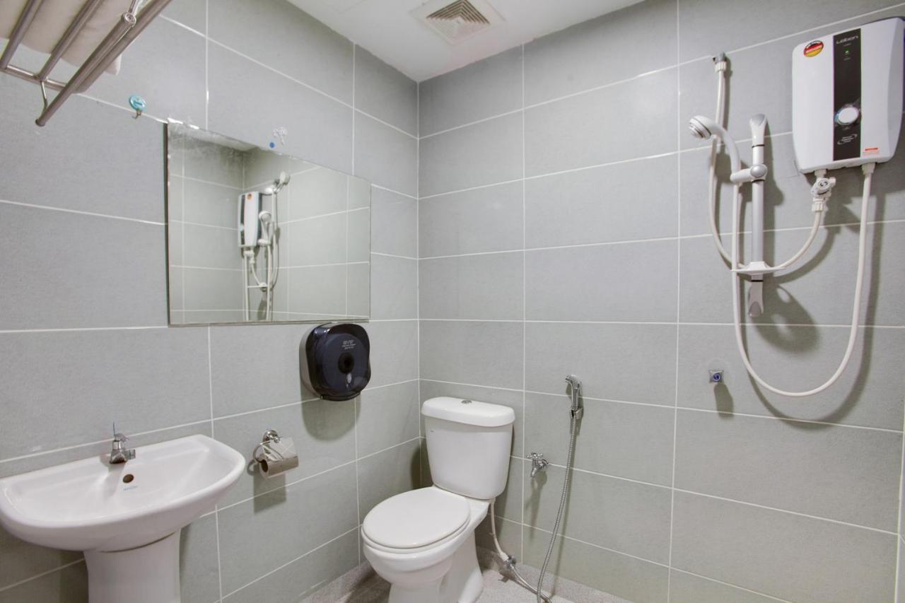 Oyo 89631 988 Hotel Johor Bahru Dış mekan fotoğraf