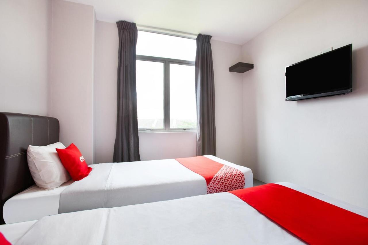 Oyo 89631 988 Hotel Johor Bahru Dış mekan fotoğraf